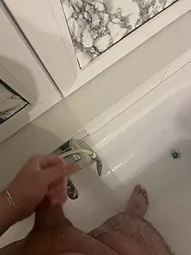 Snapshot of Loco42- chatting on 02/24/25, 06:04 Loco42- online show from 02/24/25, 06:04