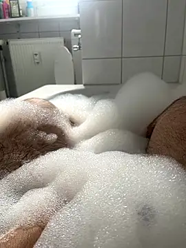 Snapshot of Loco42- chatting on 09/10/25, 11:32 Loco42- online show from 09/10/25, 11:32