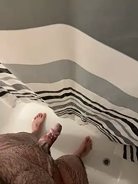 Snapshot of Loco42- chatting on 12/04/25, 02:32 Loco42- online show from 12/04/25, 02:32