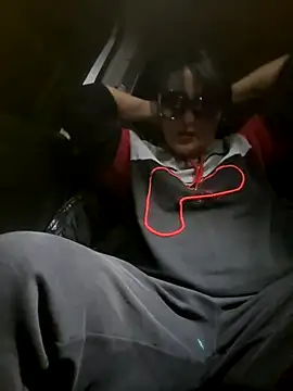 Snapshot of Emily_andre chatting on 11/28/25, 06:32 Emily andre online show from 11/28/25, 06:32