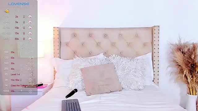 Snapshot of marilynrossy chatting on 02/09/25, 02:49 marilynrossy online show from 02/09/25, 02:49