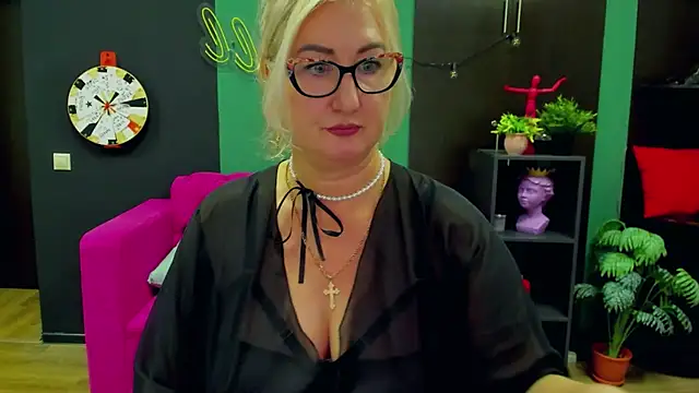 ChristyBrooks online show from 02/03/25, 03:17