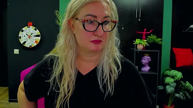 ChristyBrooks online show from 02/04/25, 09:20