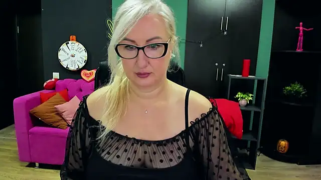 ChristyBrooks online show from 11/15/25, 07:05