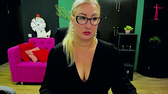 ChristyBrooks online show from 11/29/25, 06:16