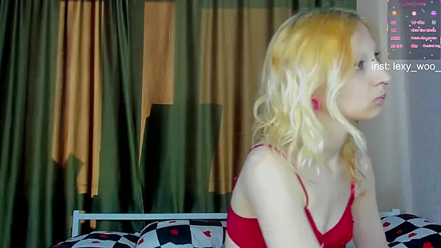 Lexy-Woorhez online show from 03/15/26, 11:27