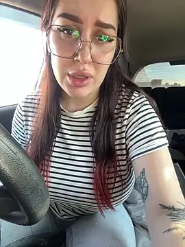 VikiDemi online show from 03/07/25, 12:01