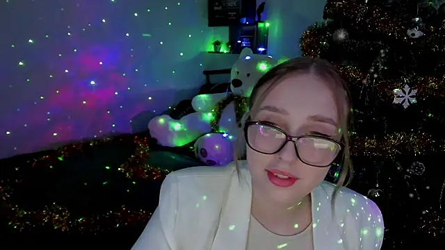 LinaTruly online show from 12/30/24, 08:25