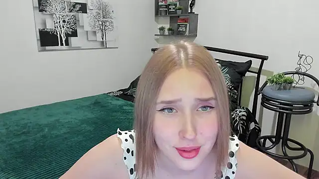 LinaTruly online show from 01/16/25, 08:25