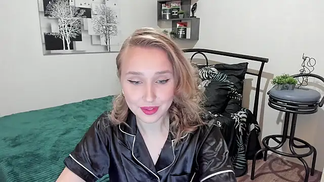 LinaTruly online show from 02/01/25, 11:48