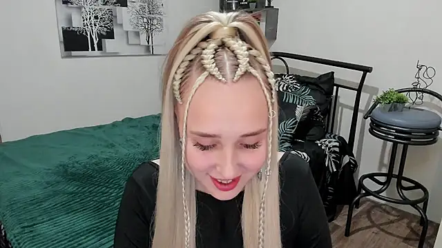 LinaTruly online show from 02/16/25, 12:08