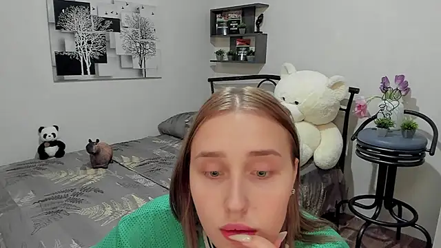 LinaTruly online show from 03/12/25, 12:20