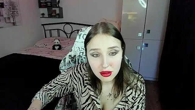 LinaTruly online show from 11/21/25, 10:19