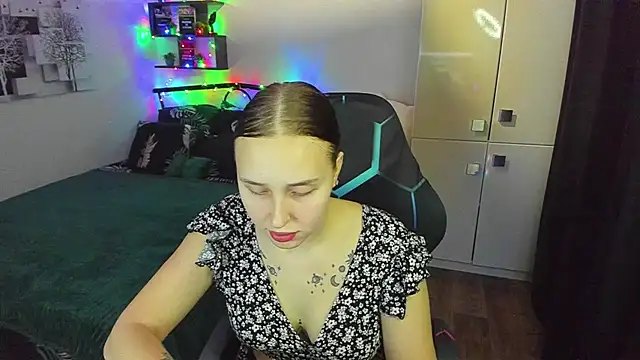 LinaTruly online show from 02/04/26, 10:04