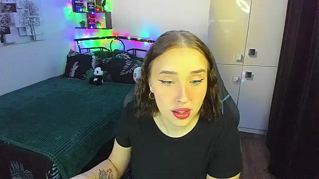 LinaTruly online show from 02/20/26, 10:21