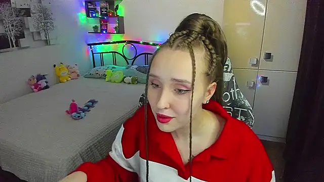 LinaTruly online show from 04/18/26, 09:26