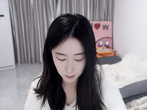 Snapshot of LOLO-yaya chatting on 12/15/24, 07:02 LOLO-yaya online show from 12/15/24, 07:02