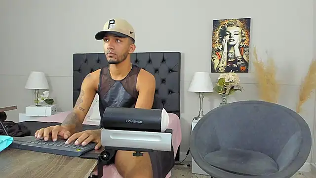 Robin Rief online show from 01/29/25, 03:44