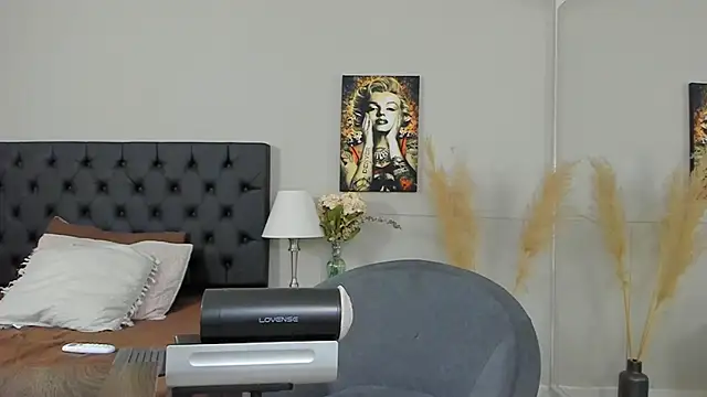 Robin Rief online show from 01/31/25, 03:41