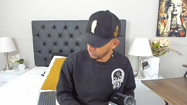 Robin Rief online show from 02/25/25, 03:31