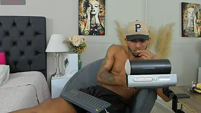 Robin Rief online show from 03/12/25, 06:18