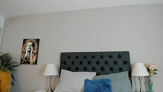 Robin Rief online show from 10/02/25, 03:35