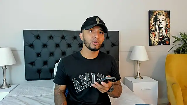 Robin Rief online show from 10/08/25, 03:37