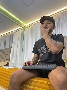 Snapshot of Robin_Rief chatting on 02/10/26, 03:54 Robin Rief online show from 02/10/26, 03:54