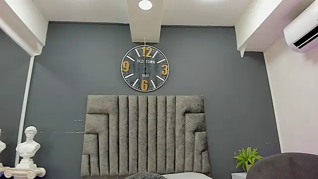 Robin Rief online show from 04/16/26, 07:36