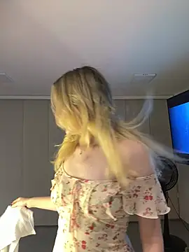 NicoleCut online show from 02/05/26, 12:04