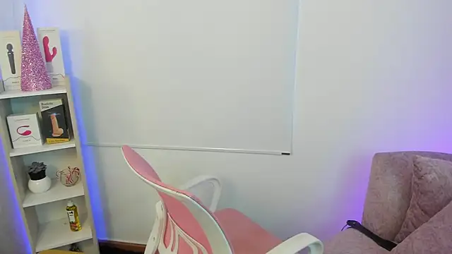 Snapshot of savage_sweethearts chatting on 12/27/24, 09:11 savage sweethearts online show from 12/27/24, 09:11