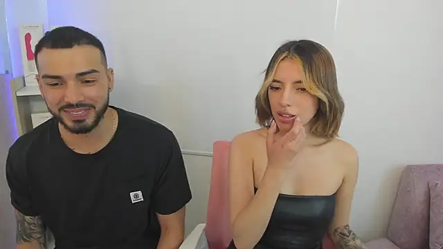 Snapshot of savage_sweethearts chatting on 01/13/25, 08:15 savage sweethearts online show from 01/13/25, 08:15