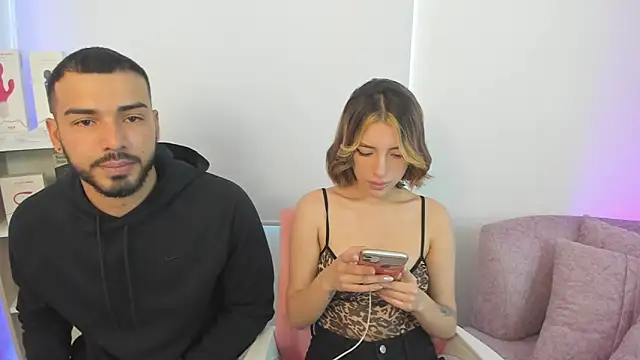 Snapshot of savage_sweethearts chatting on 01/15/25, 04:00 savage sweethearts online show from 01/15/25, 04:00