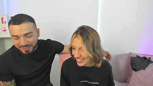 Snapshot of savage_sweethearts chatting on 01/16/25, 03:35 savage sweethearts online show from 01/16/25, 03:35