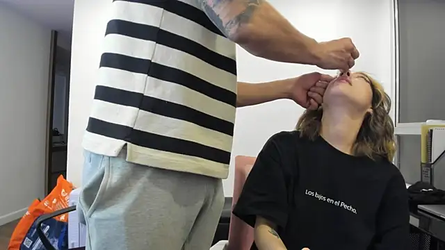 Snapshot of savage_sweethearts chatting on 01/27/25, 01:48 savage sweethearts online show from 01/27/25, 01:48