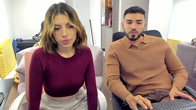 Snapshot of savage_sweethearts chatting on 03/12/25, 02:30 savage sweethearts online show from 03/12/25, 02:30