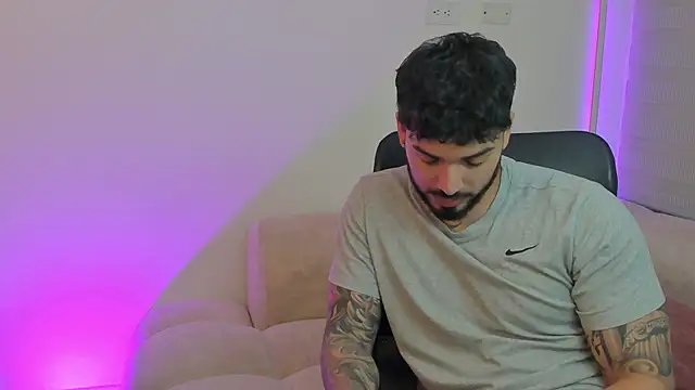 Snapshot of savage_sweethearts chatting on 09/14/25, 12:54 savage sweethearts online show from 09/14/25, 12:54