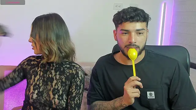 Snapshot of savage_sweethearts chatting on 09/24/25, 01:20 savage sweethearts online show from 09/24/25, 01:20