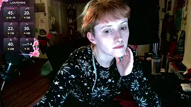 Snapshot of _hellostormy_ chatting on 02/15/25, 01:21 hellostormy online show from 02/15/25, 01:21