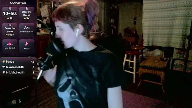 Snapshot of _hellostormy_ chatting on 03/03/25, 10:17 hellostormy online show from 03/03/25, 10:17