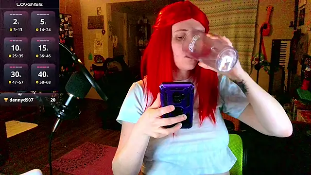 Snapshot of _hellostormy_ chatting on 03/06/25, 08:19 hellostormy online show from 03/06/25, 08:19