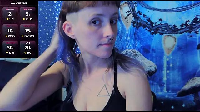 Snapshot of _hellostormy_ chatting on 09/15/25, 03:56 hellostormy online show from 09/15/25, 03:56