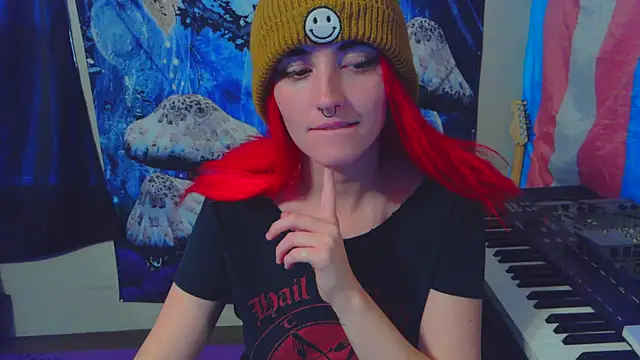 Snapshot of _hellostormy_ chatting on 11/15/25, 01:18 hellostormy online show from 11/15/25, 01:18