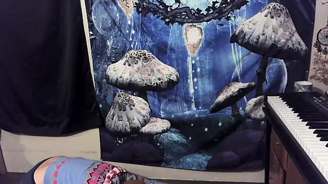 Snapshot of _hellostormy_ chatting on 12/04/25, 11:41 hellostormy online show from 12/04/25, 11:41