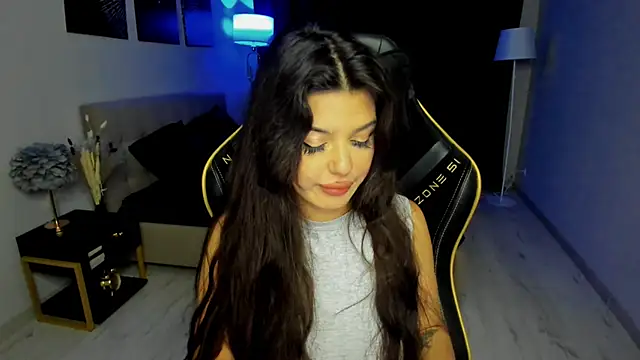 AlluringAriel online show from 12/04/25, 11:41