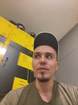 Snapshot of adam-rivera chatting on 01/17/25, 09:28 adam-rivera online show from 01/17/25, 09:28