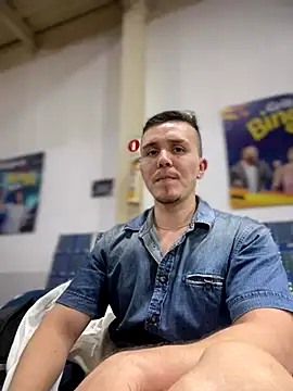 Snapshot of adam-rivera chatting on 11/11/25, 11:38 adam-rivera online show from 11/11/25, 11:38