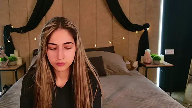 Teresa Stane online show from 03/18/25, 05:41