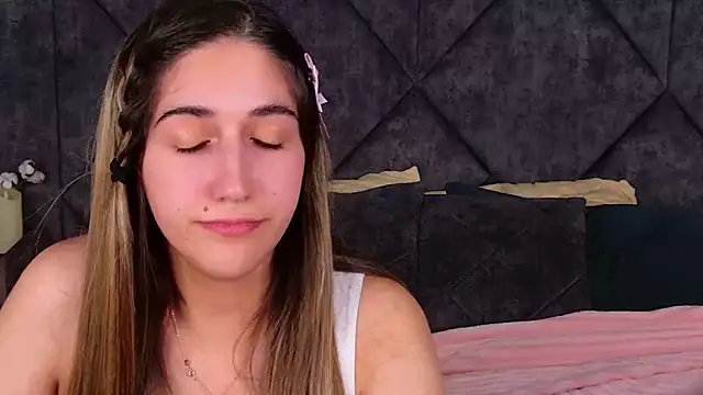 Teresa Stane online show from 11/17/25, 03:51