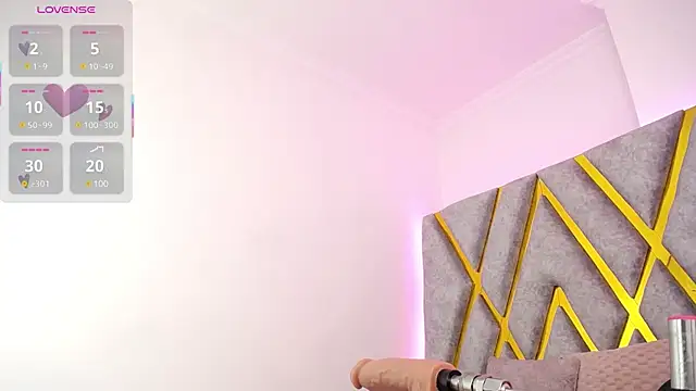 Aurora Brownn online show from 03/19/25, 10:11